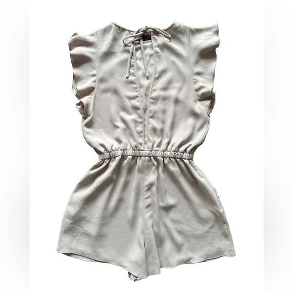 Wilfred Aritzia Fleurette Romper Jumpsuit in Pale Sandy Beige. Size Small - Picture 6 of 8